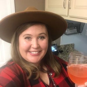 Meet your Posher, Shellie